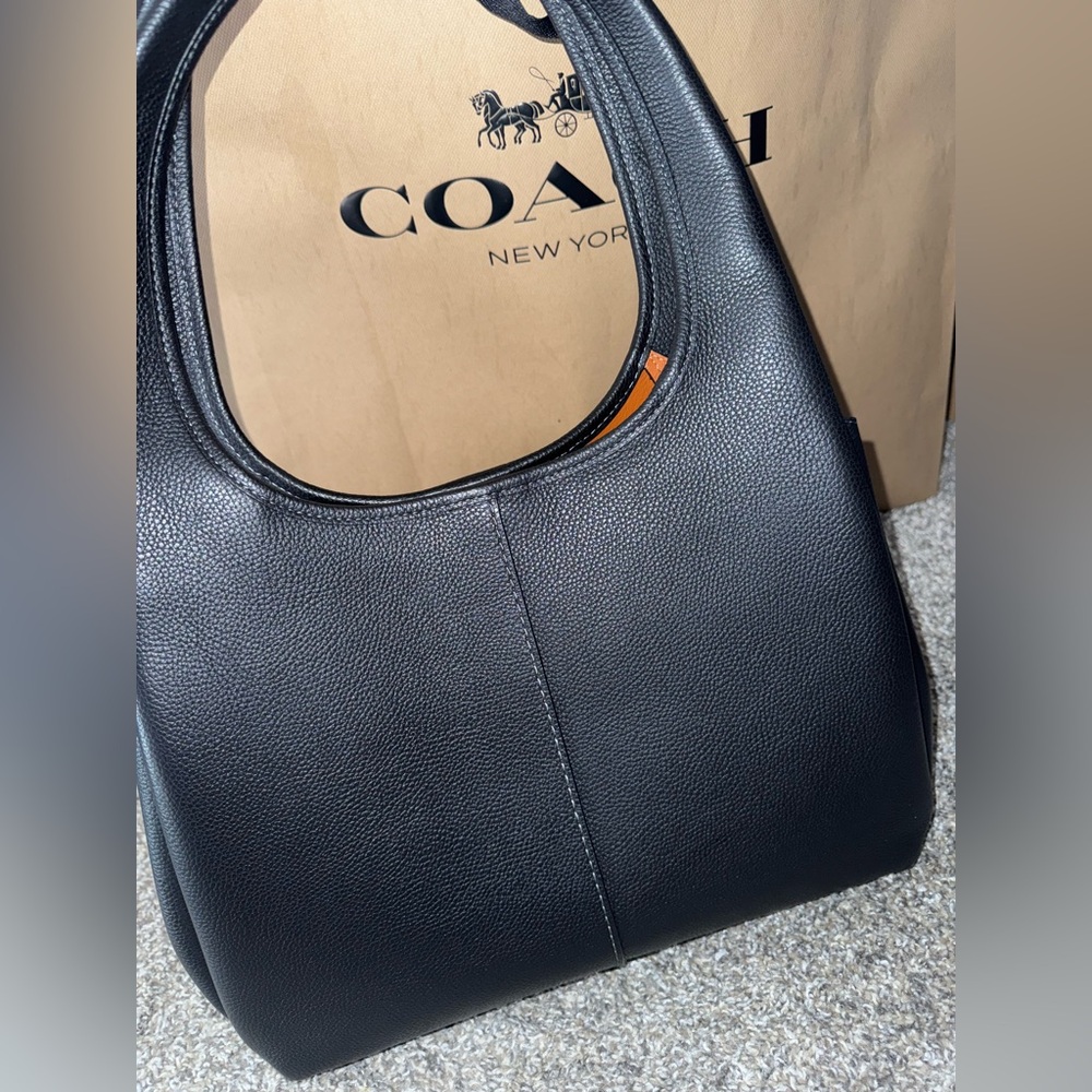🔥Coach Lana Large Shoulder Bag🔥 - Picture 3 of 14